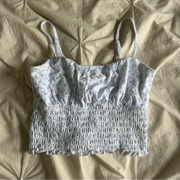Womens Hollister Floral Blue Smocked XS Crop Top - Picture 2 of 7